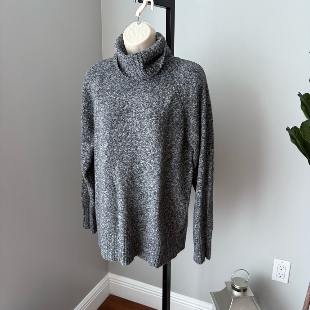 Old Navy Heather Gray Turtleneck Sweater